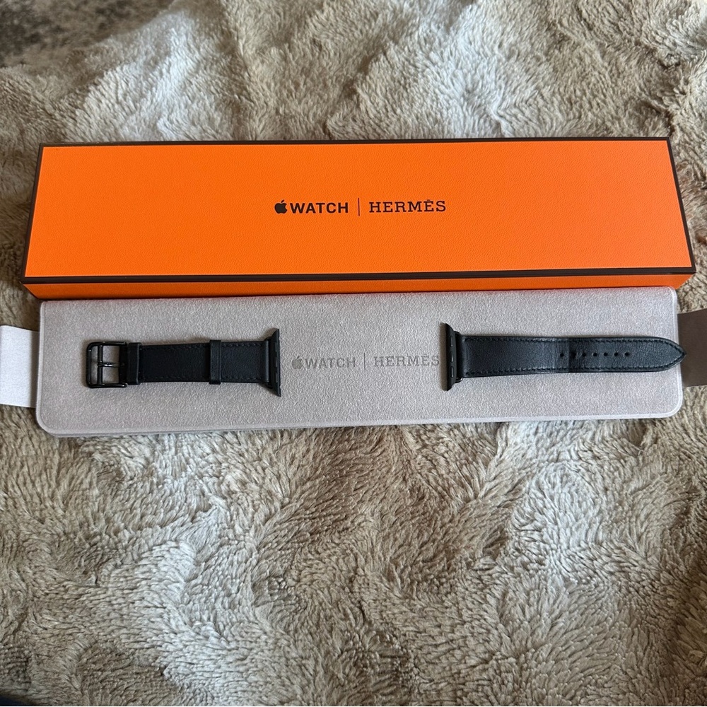 Apple x Hermes Single Tour Black Noir Leather Space Black Small Watch Band RARE